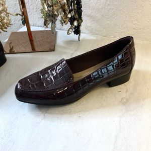 Clark’s collection croc embossed loafers